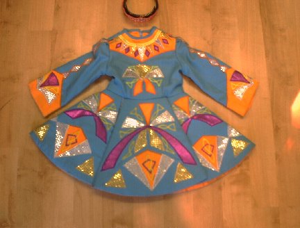 Kleid 11 mit Krone