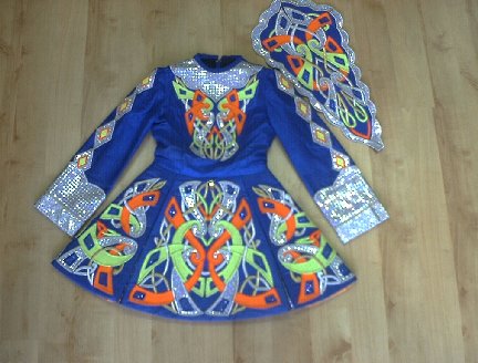 Kleid 14 mit Brat