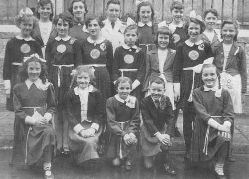 Dancers in Cork, vor der Father Mathew Hall, 1955, einschließlich John Cullinane (Mitte hintere Reihe)
