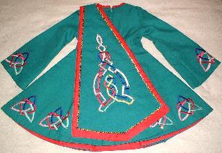 Kleid mit noch dezenten Stickereien, R&uuml;ckseite, Stil der fr&uuml;hen 1990er